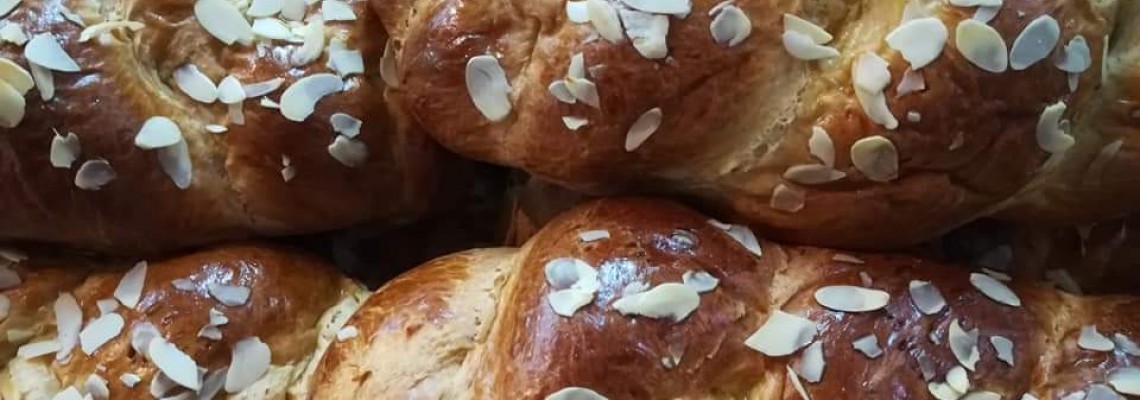 Αφιέρωμα : Υπεροχα τσουρεκια!!